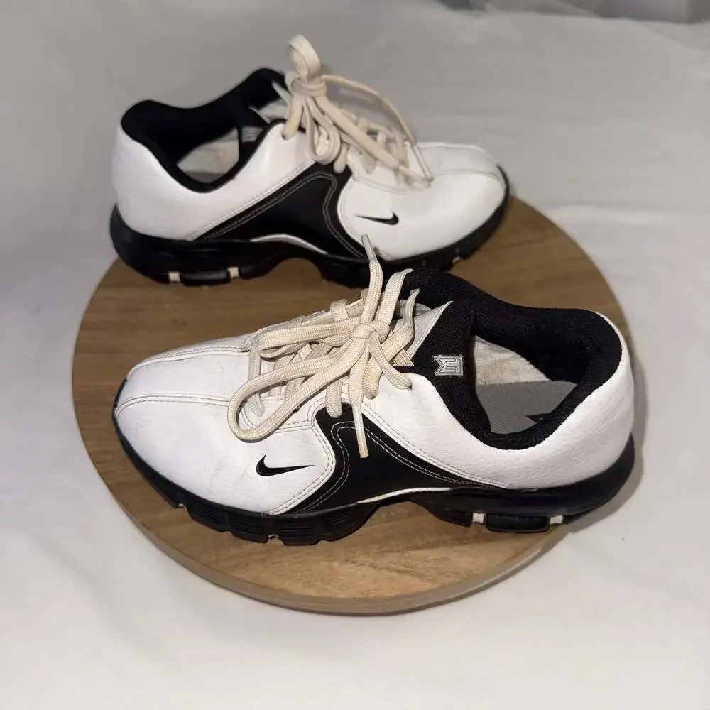 Nike Tiger Woods Youth White and Black Golf Shoes Size 1